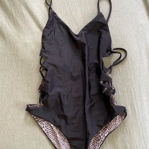 Acacia Florence one piece